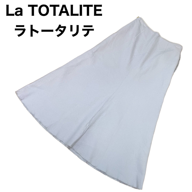 La TOTALITE(ラトータリテ)のLa TOTALITE 圧縮woolスカート　フレア　ロングスカート レディースのスカート(ロングスカート)の商品写真