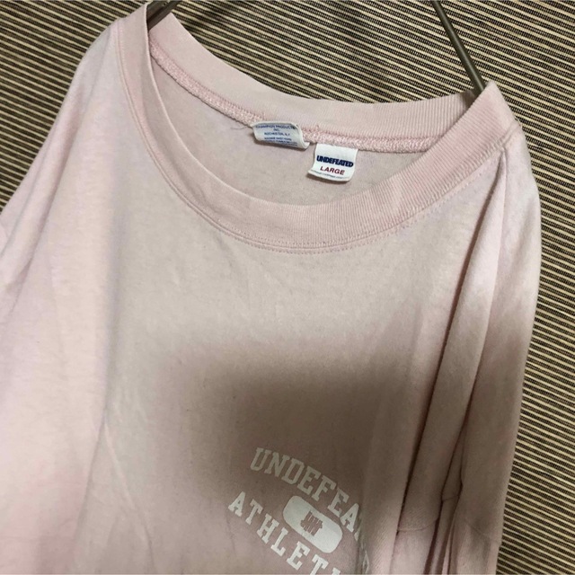 Champion(チャンピオン)の【チャンピオン】ロンT 長袖Tシャツ　ピンク　カレッジロゴ　ワンポイントロゴA3 メンズのトップス(Tシャツ/カットソー(七分/長袖))の商品写真