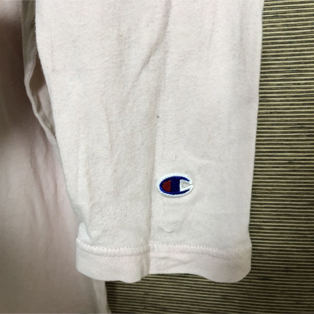 Champion(チャンピオン)の【チャンピオン】ロンT 長袖Tシャツ　ピンク　カレッジロゴ　ワンポイントロゴA3 メンズのトップス(Tシャツ/カットソー(七分/長袖))の商品写真