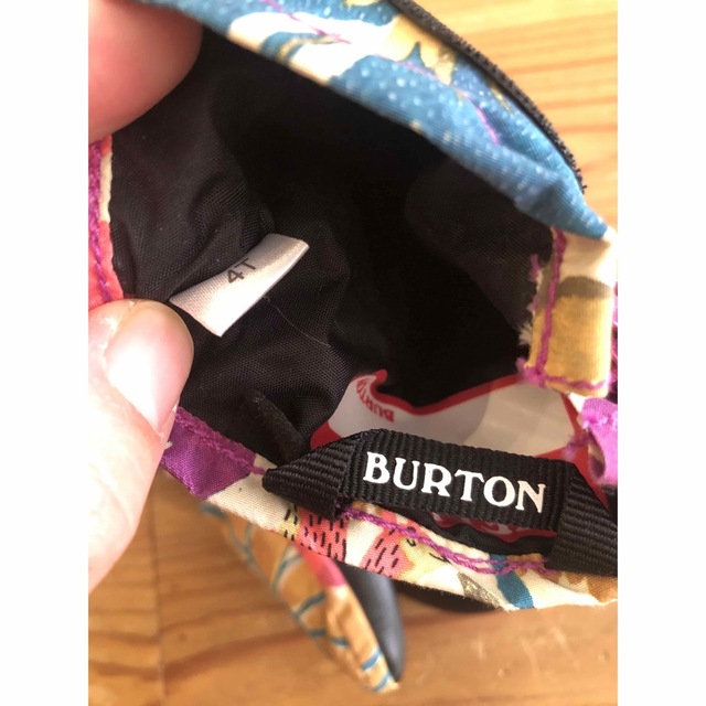 BURTON(バートン)のバートン　キッズ　手袋　4t スポーツ/アウトドアのスキー(ウエア)の商品写真