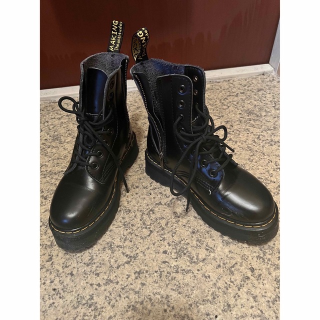 Dr.Martens(ドクターマーチン)のドクターマーチン　8ホール　厚底　お値下げ最後に致します。 レディースの靴/シューズ(ブーツ)の商品写真