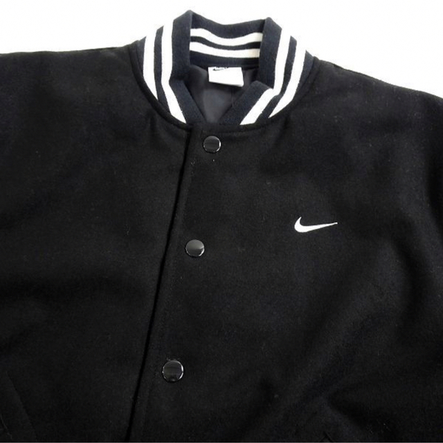 NIKE(ナイキ)のNIKE スタジャン　AU VARSITY JACKET  DQ5011-010 メンズのジャケット/アウター(スタジャン)の商品写真