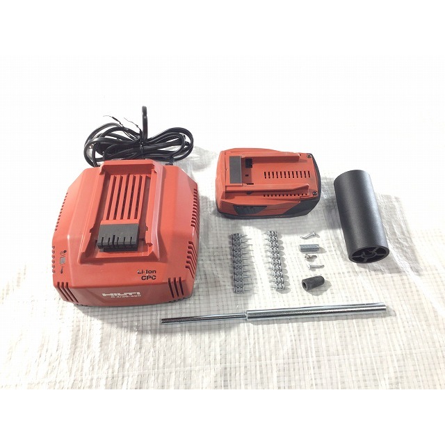 ☆比較的綺麗☆HILTI ヒルティ 充電式鋲打機 BX3-ME バッテリー2 ☆比較的綺麗☆HILTI ヒルティ 充電式鋲打機 BX3-ME バッテリー2