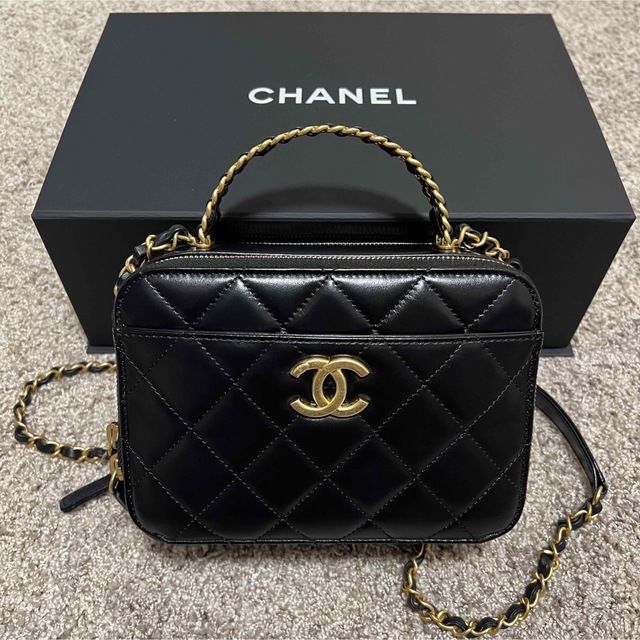 新品　CHANEL ヴァニティー ケース シャイニー カーフスキン ブラック