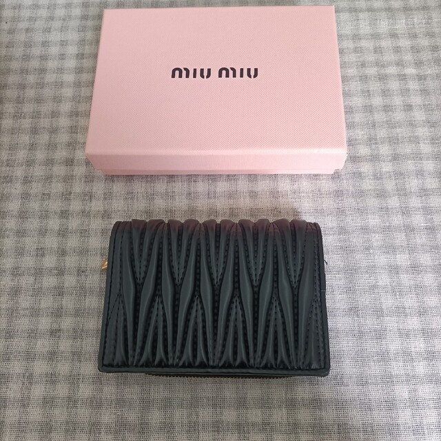 格安100%新品 miumiu - 超美品♡ミュウミュウ 折り財布♬さいふ 黒の