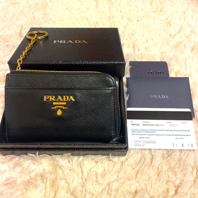 コメント必須 PRADA キーケース 新品未使用品