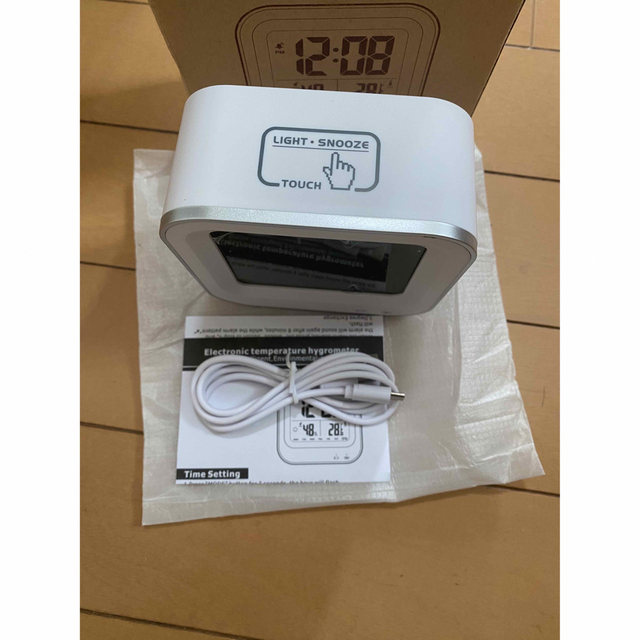 2個セットデジタル温湿度計 湿度計 デジタル時計 置き時計USB充電の通販 by レガーロ's shop｜ラクマ