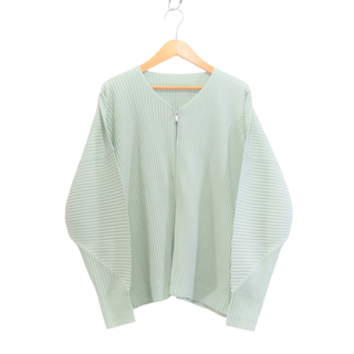 イッセイミヤケ(ISSEY MIYAKE)のISSEY MIYAKE PLISSE PLEATS ZIP CARDIGAN(カーディガン)