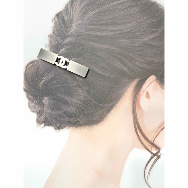 CHANEL(シャネル)の正規品 CHANEL ヘアクリップ バレッタ シャネル 刻印 レディースのヘアアクセサリー(バレッタ/ヘアクリップ)の商品写真