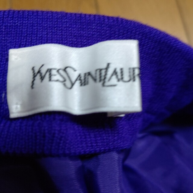 Yves Saint Laurent(イヴサンローラン)のイヴサンローラン 膝丈ニットスカート 毛100%  9号  未使用品 レディースのスカート(ひざ丈スカート)の商品写真