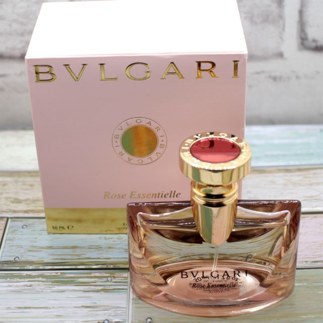 BVLGARI(ブルガリ)の【ほぼ未使用】ブルガリ ローズ エッセンシャル オードパルファム 50ml コスメ/美容の香水(香水(女性用))の商品写真