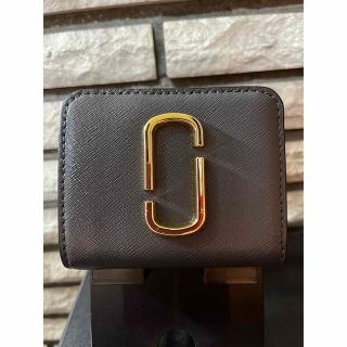 マークジェイコブス(MARC JACOBS)のマークジェイコブス 二つ折り財布 MARC JACOBSダークグレー×オレンジ (財布)