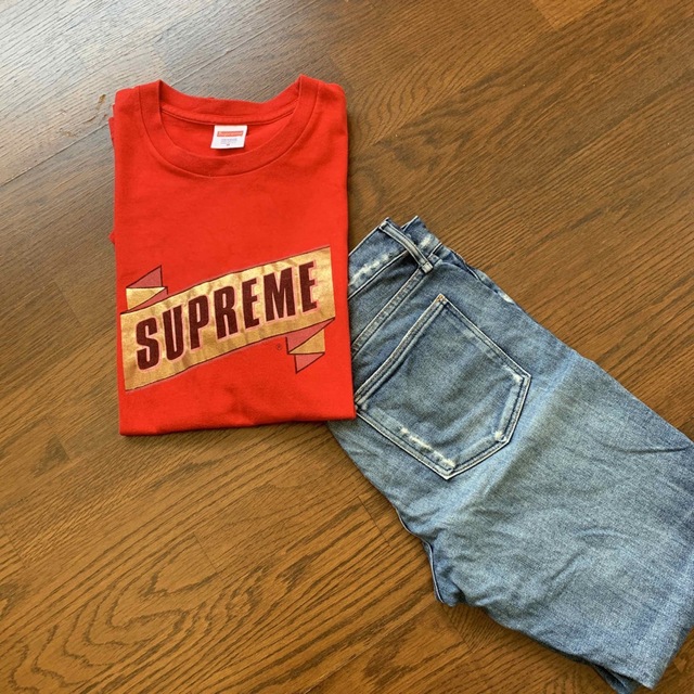 Supreme(シュプリーム)のシュプリームロゴTシャツ メンズのトップス(Tシャツ/カットソー(半袖/袖なし))の商品写真