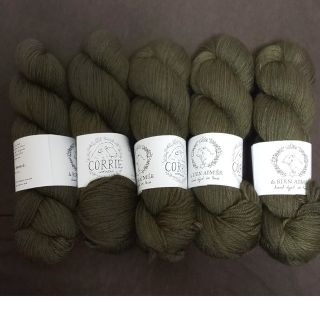 La Bien Aimée　Corrie Worsted(生地/糸)