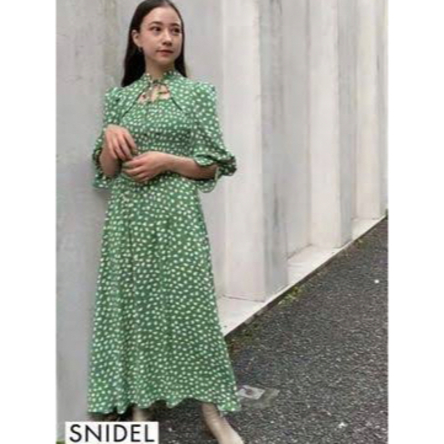 snidel デコルテオープンワンピース MNT