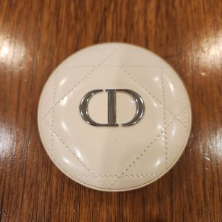 ディオール(Dior)のディオールスキンフォーエヴァークチュールルミナイザー001 ヌードリビエラ(フェイスパウダー)