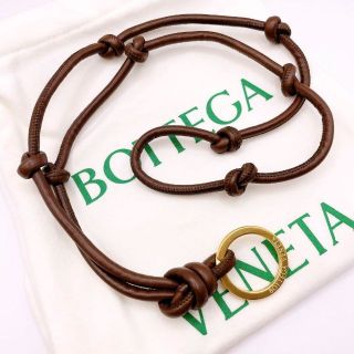 BOTTEGA VENETA レザーノットロング キーリング