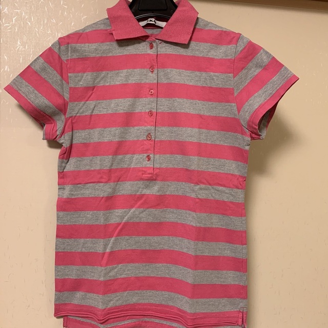 ピンク　グレー　ボーダー　ポロシャツ レディースのトップス(ポロシャツ)の商品写真