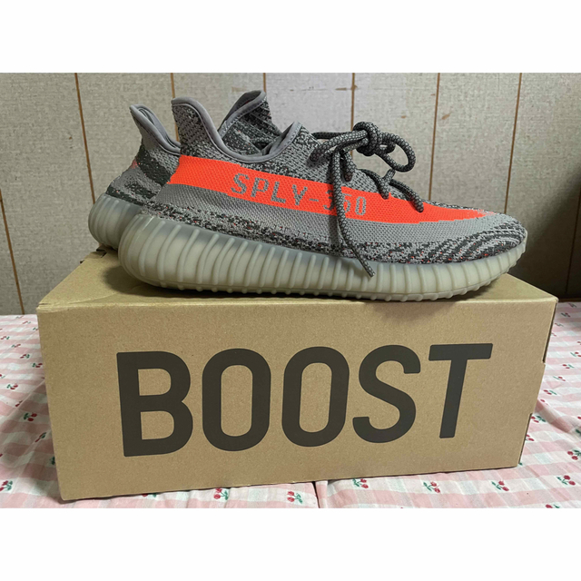 Yeezy boost 350 V2 初代モデル