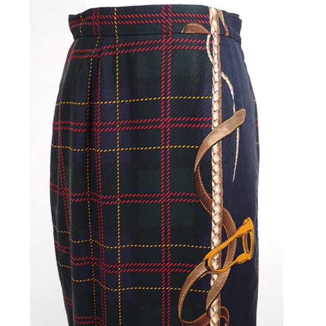馬のチェックロングスカート　紺×赤 レディースのスカート(ロングスカート)の商品写真