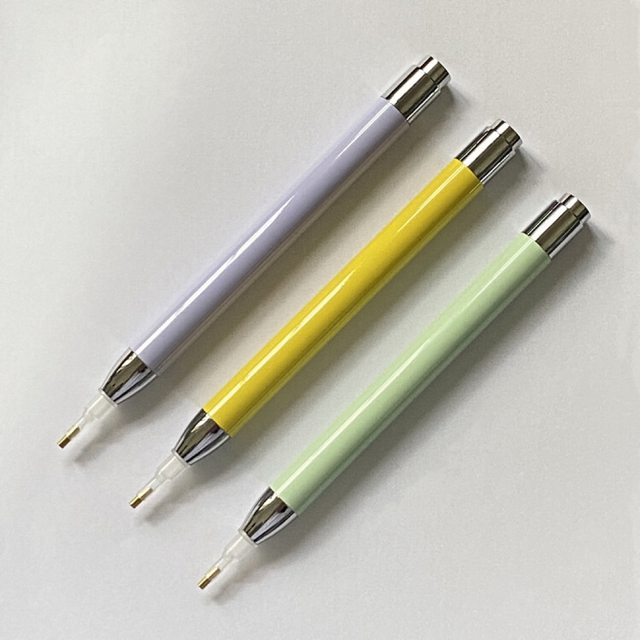 ダイヤモンドアートツール　光るペン　6色 ハンドメイドのインテリア/家具(アート/写真)の商品写真