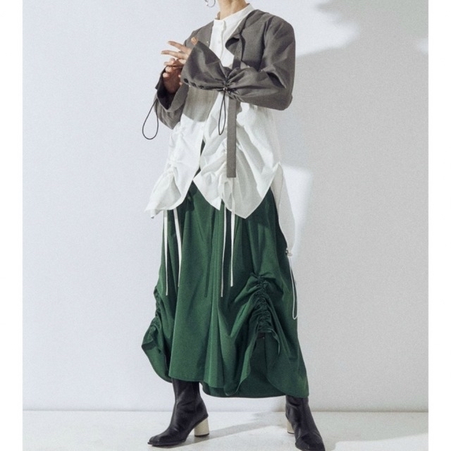 UN3D.(アンスリード)の【UN3D.】サイドギャザーボリュームスカート レディースのスカート(ロングスカート)の商品写真