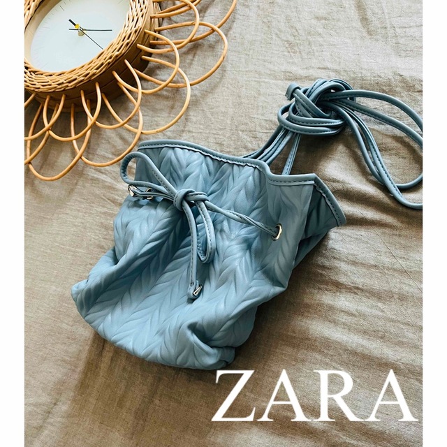 ZARA(ザラ)の新品　ZARA ザラ　ショルダーバッグ　バッグ　へリボーン　人気　完売 レディースのバッグ(ショルダーバッグ)の商品写真