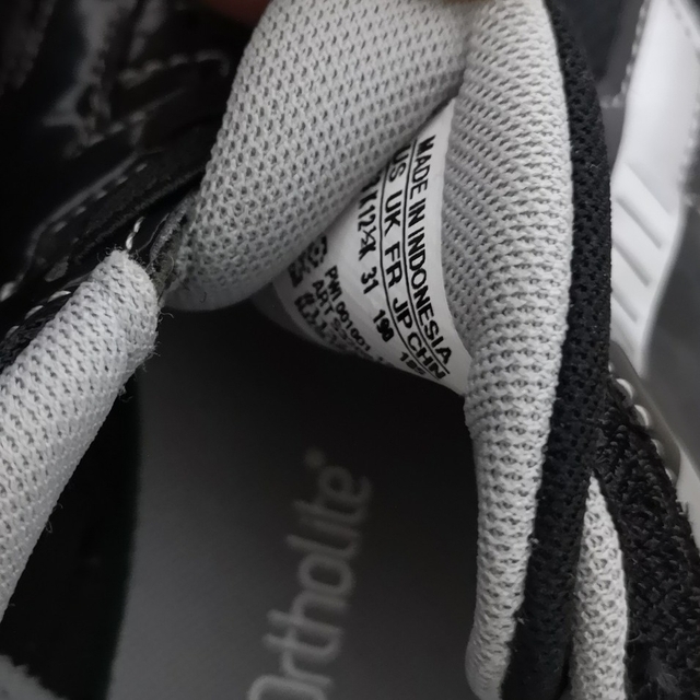 adidas(アディダス)の【未使用品】KIDS アディダスファイト 19.0cm コアブラック キッズ/ベビー/マタニティのキッズ靴/シューズ(15cm~)(スニーカー)の商品写真