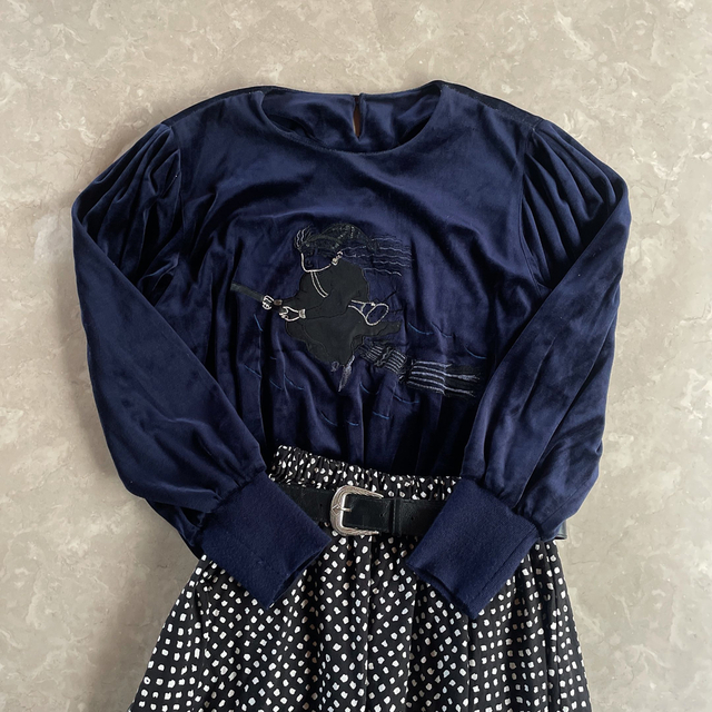 used レトロ 魔女の刺繍 ベロア トップス ヴィンテージ vintage ベロア ベスト 刺繍 ユニセックス