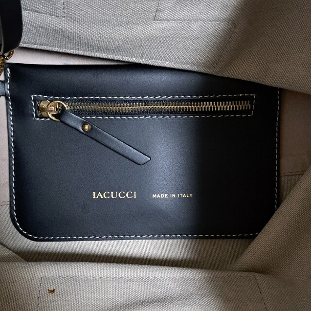 IACUCCI(イアクッチ)のイアクッチ キャンバストートM ソルベット ホワイト ブラック レディースのバッグ(トートバッグ)の商品写真