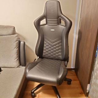 直接引取希望 ゲーミングチェア noblechairs EPIC 新品同様(デスクチェア)