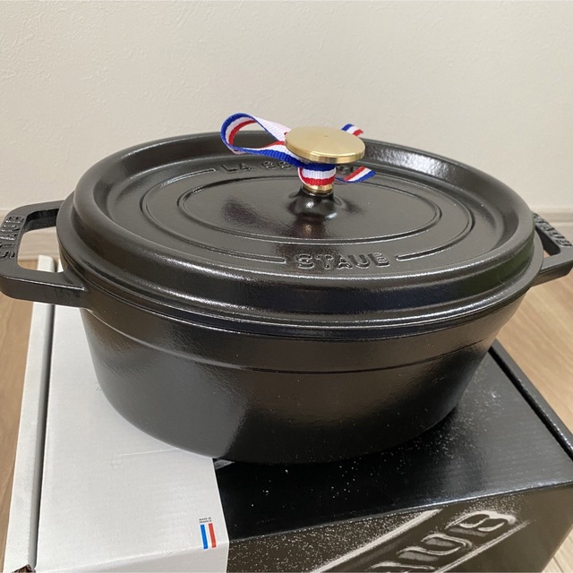 Staub オーバル 23cm ブラック