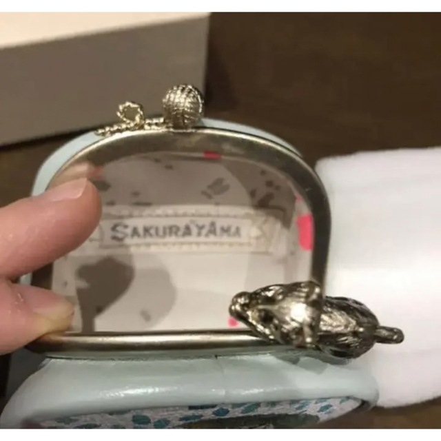 SAKURAYAMA(サクラヤマ)の新品未使用 sakurayama 雨ネコ コインケース 小銭入れ ミニ財布 猫 レディースのファッション小物(コインケース)の商品写真