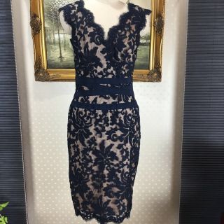 タダシショウジ(TADASHI SHOJI)の新品☆TADASHI SHIJO  サイズ4 紺色(ひざ丈ワンピース)