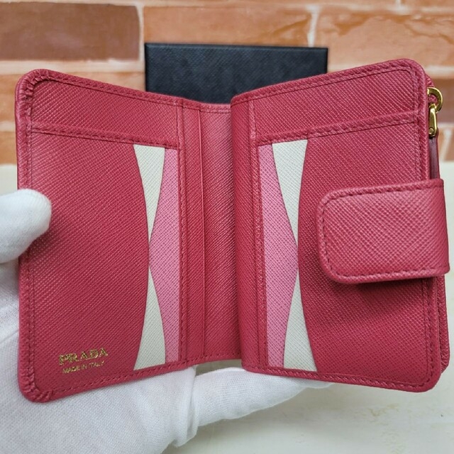 ずっと気になってた PRADA プラダ財布 ピンク 1ML018 新品未使用PRADA