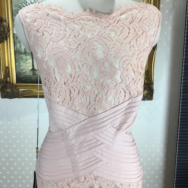 新品タグ付け☆TADASHI SHOJI サイズ6 (T11)