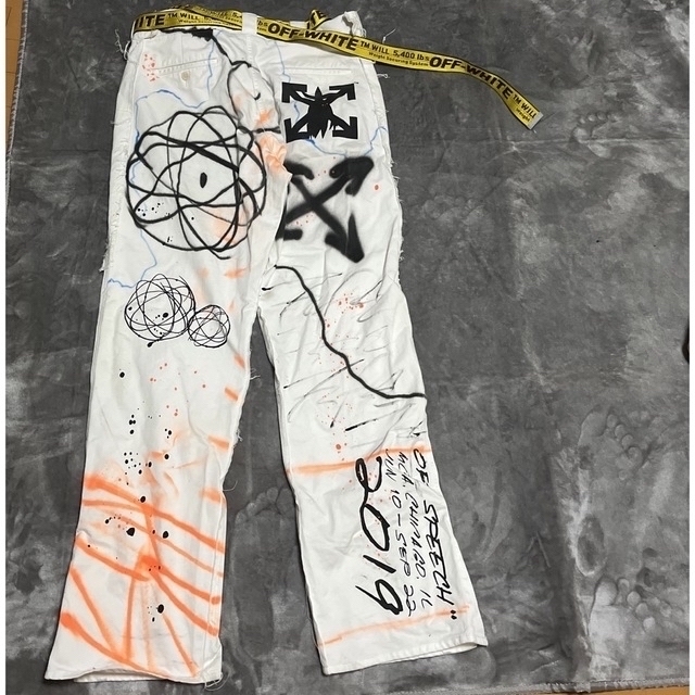 OFF-WHITE(オフホワイト)のOff-White オフホワイト Futura Alien パンツ　ベルトSET メンズのパンツ(ペインターパンツ)の商品写真