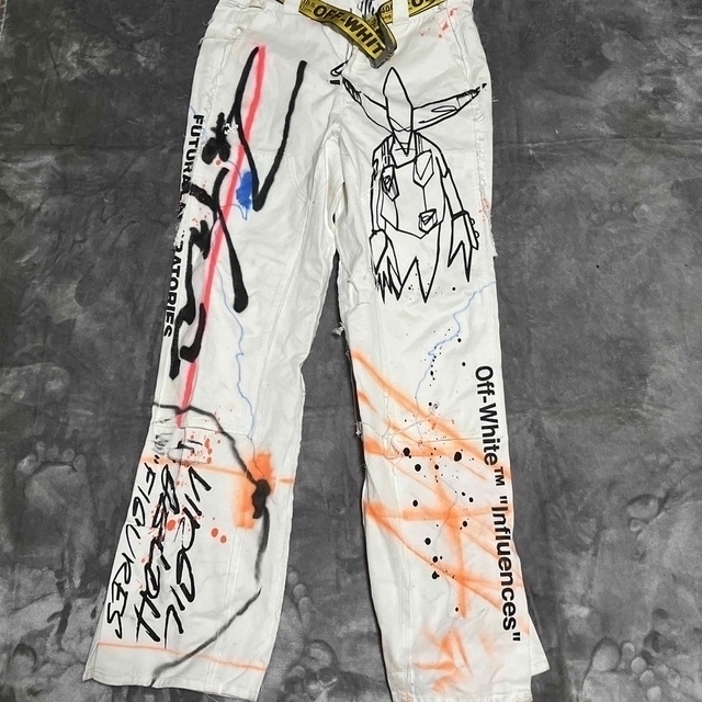 OFF-WHITE(オフホワイト)のOff-White オフホワイト Futura Alien パンツ　ベルトSET メンズのパンツ(ペインターパンツ)の商品写真