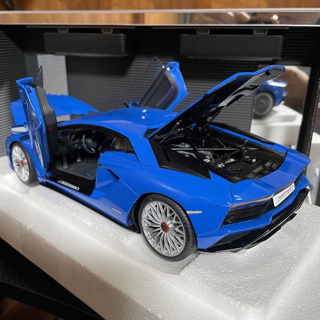 未展示品 オートアート1/18ランボルギーニ アヴェンタドール S