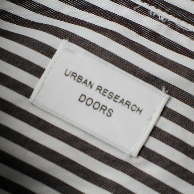 URBAN RESEARCH DOORS(アーバンリサーチドアーズ)の美品 2022AW URBAN RESEARCH DOORS アーバンリサーチドアーズ コットンレギュラーカラーオーバーシャツ M/ ブラウン【2400013212519】 レディースのトップス(シャツ/ブラウス(長袖/七分))の商品写真