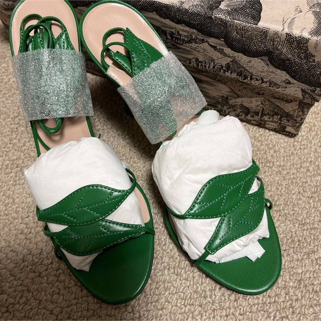 GUCCI グッチ新品サンダル38 セルジオロッシ お好きな方にも-