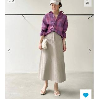 アパルトモンドゥーズィエムクラス(L'Appartement DEUXIEME CLASSE)の新品タグ付【MARK KENLY DOMINO TAN 】DENIM SKIRT(ロングスカート)