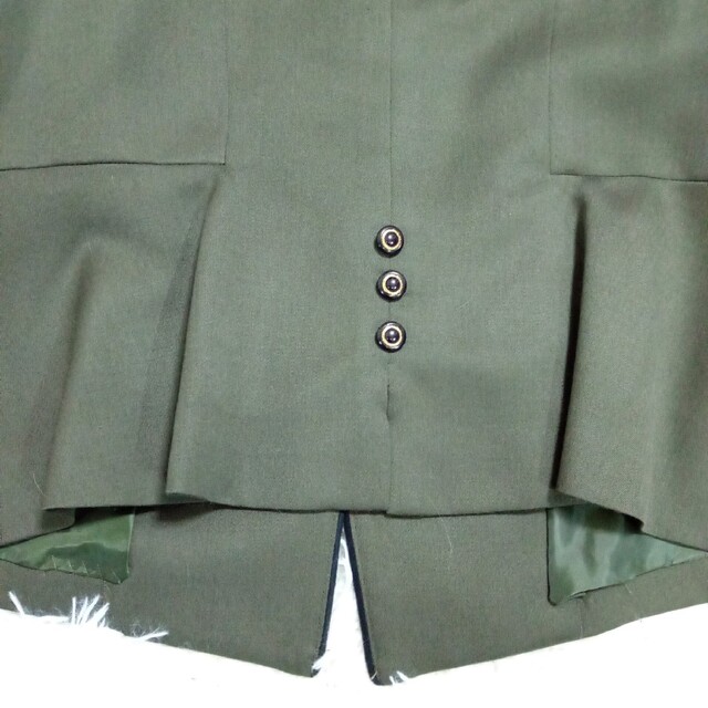 フィオレラ　日本製　タグ付き　スカートスーツ　セットアップ　カーキ　ノーカラー 6