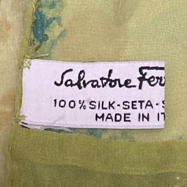 Salvatore Ferragamo(サルヴァトーレフェラガモ)のサルバトーレフェラガモ スカーフ - レディースのファッション小物(バンダナ/スカーフ)の商品写真