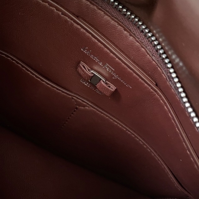最新コレックション Ferragamo Salvatore - BOW ヴァラ ミディアム 最新コレックション Ferragamo Salvatore - BOW ヴァラ ミディアム