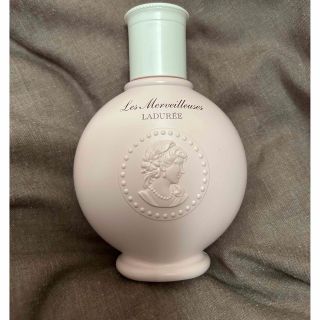 レメルヴェイユーズラデュレ(Les Merveilleuses LADUREE)のレ・メルヴェイユーズ ラデュレ ローズ ボディローション 190ml(ボディローション/ミルク)