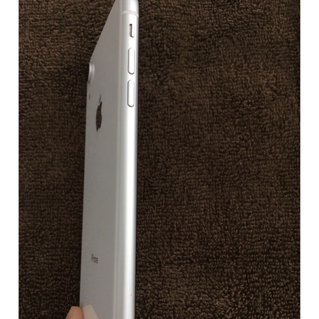 美品】iPhone XR SIMフリー 64GB 海外版 白 美品】iPhone XR SIMフリー 64GB 海外版 白