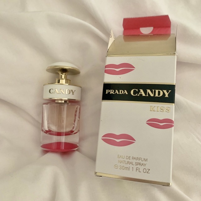 PRADA(プラダ)の【PRADA】CANDY kiss 香水 コスメ/美容の香水(香水(女性用))の商品写真