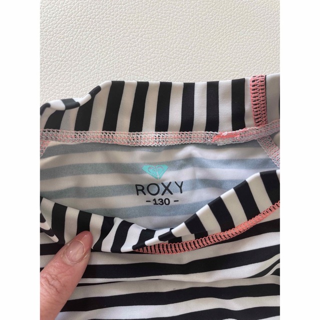 Roxy(ロキシー)のROXY ロキシー ラッシュガード キッズ  スポーツ/アウトドアのスポーツ/アウトドア その他(サーフィン)の商品写真