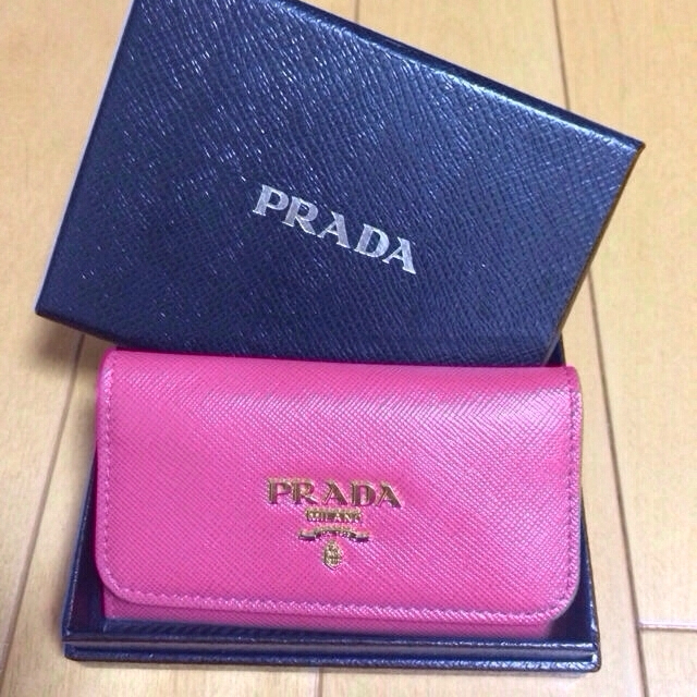 PRADA(プラダ)のこんこん様お取り置き PRADA♡ レディースのファッション小物(キーホルダー)の商品写真